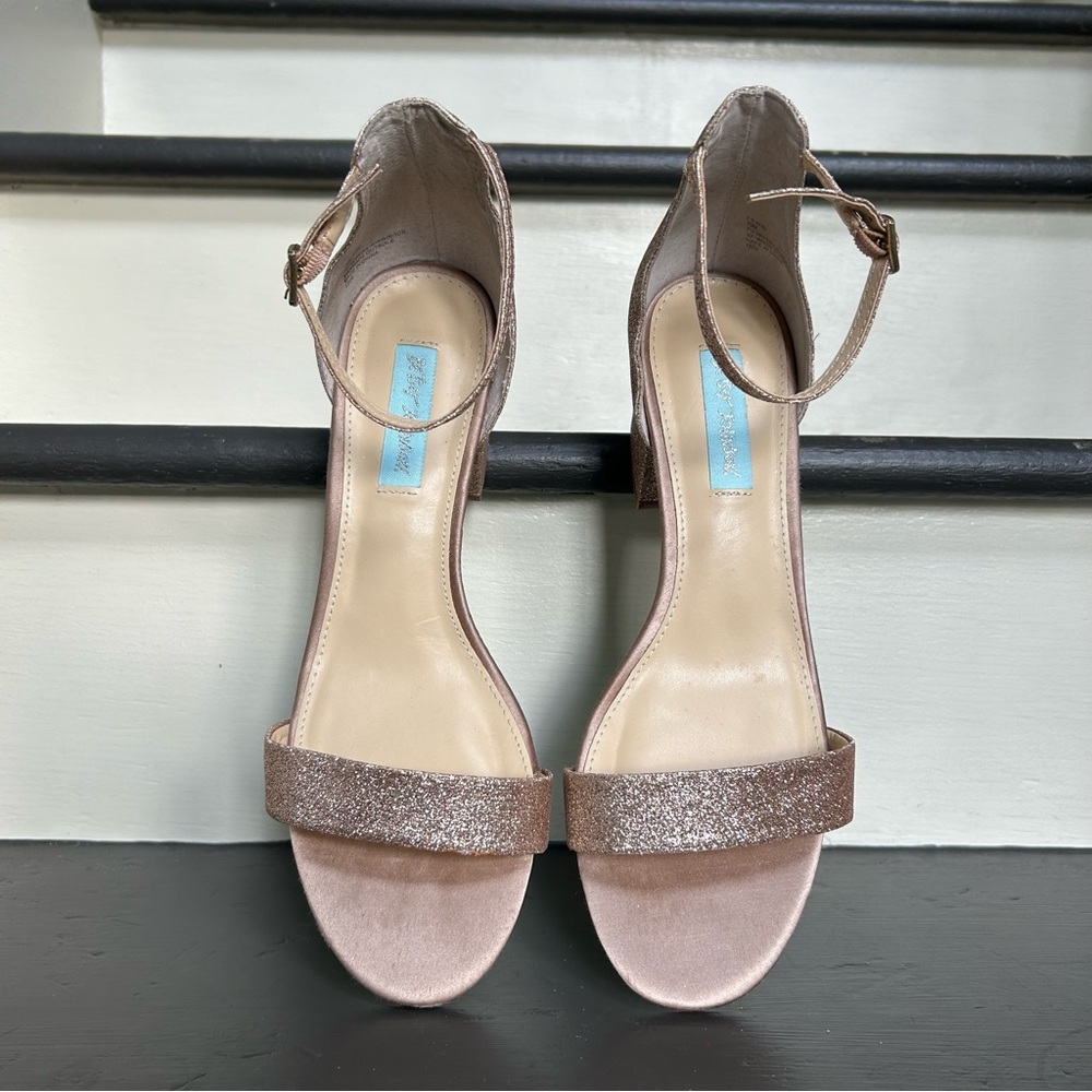 Betsey Johnson Miri Champagne Gold Glitter Ankle Strap  Evening Sandals, Size 10